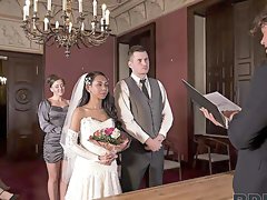 Nude beauty sucks cock and gets laid on her wedding day